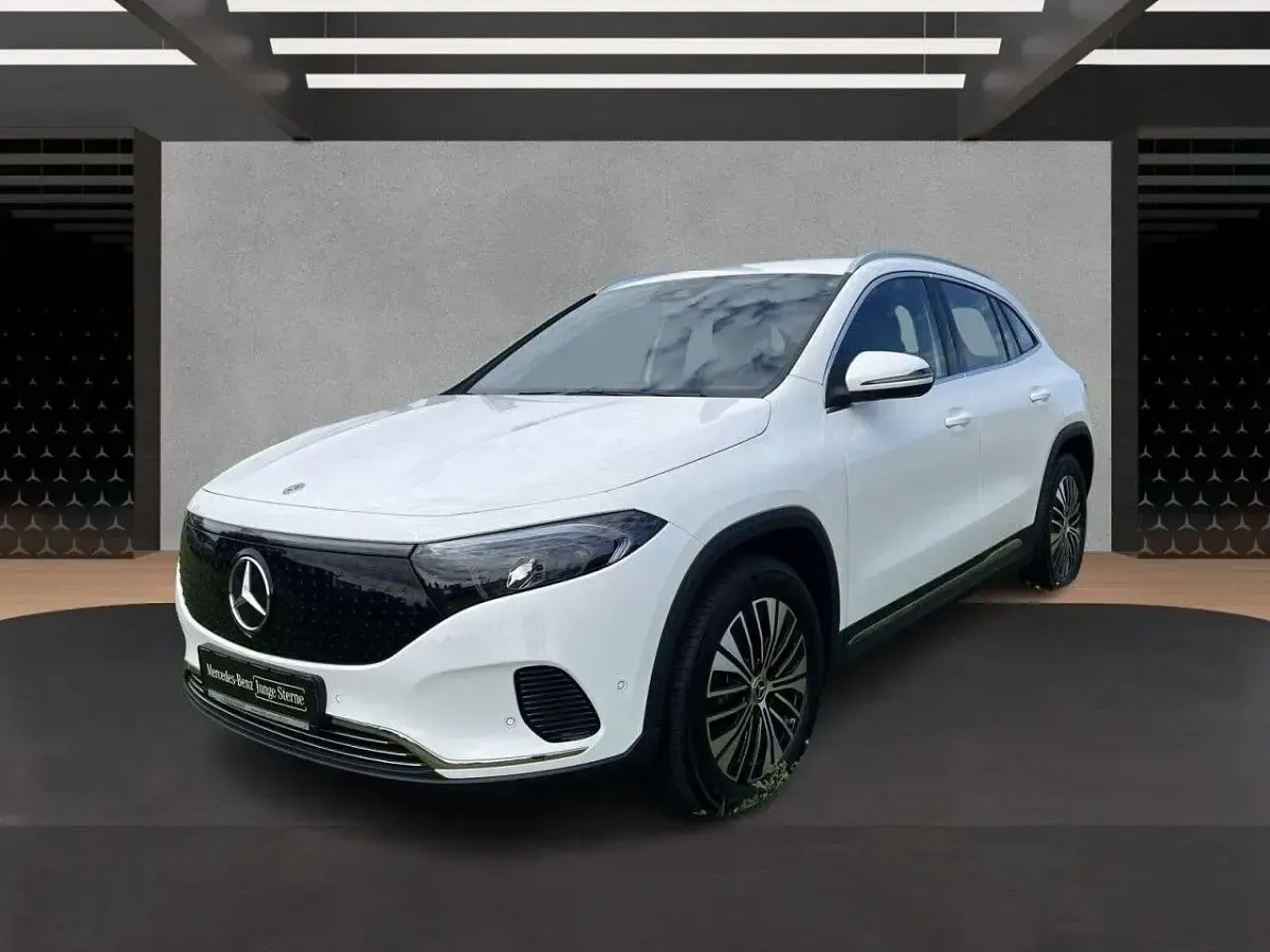 Gebraucht Mercedes EQA250+ Progressive 139 kW (190 PS) 2025 Weiß SUV