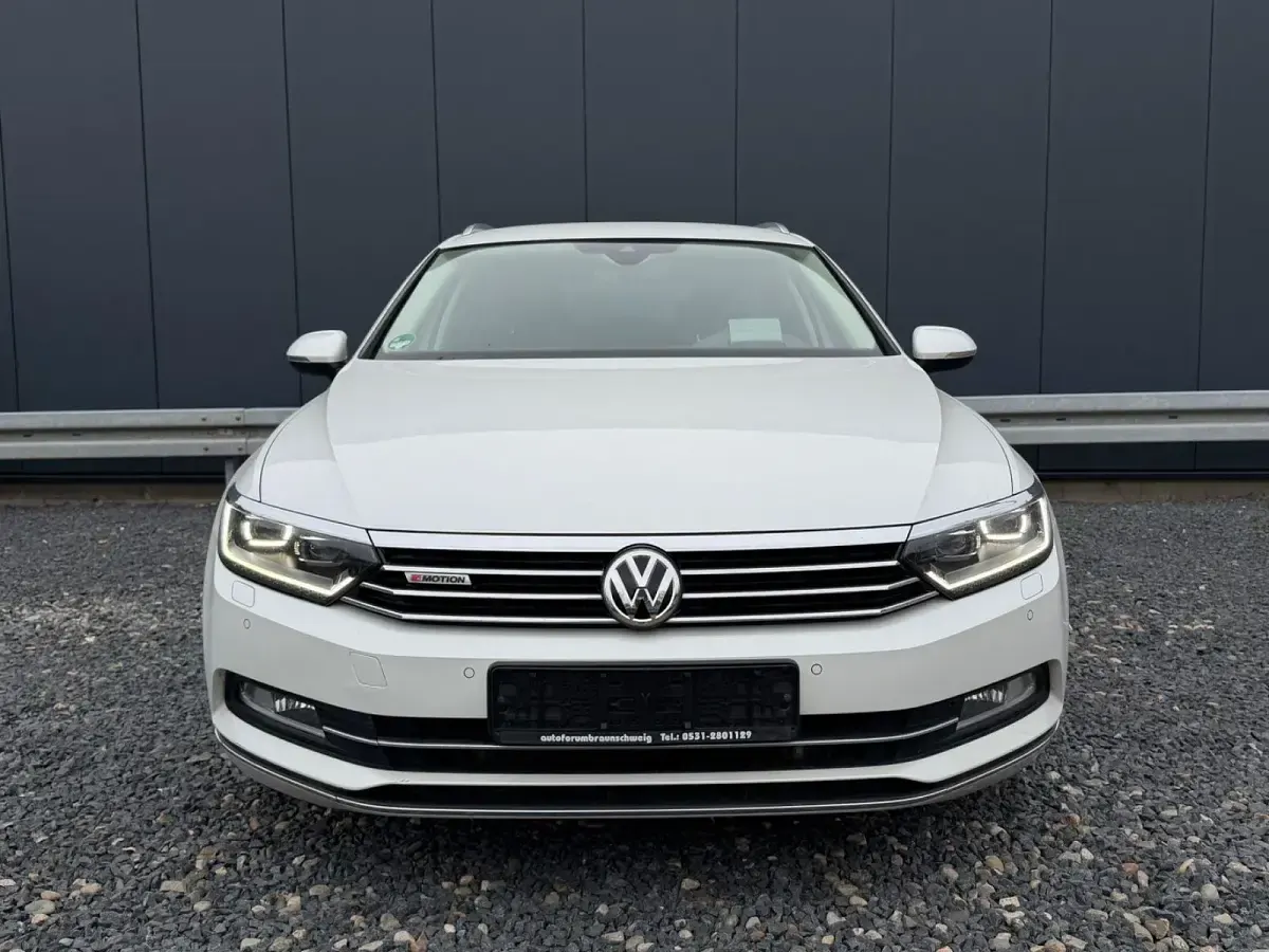 Gebraucht VW Passat Highline 239 PS (175 kW) 2018 Weiß Kombi