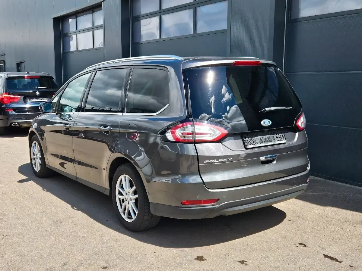 Używany Ford Galaxy Titanium 160 KM (117 kW) 2018 Szary Minivan