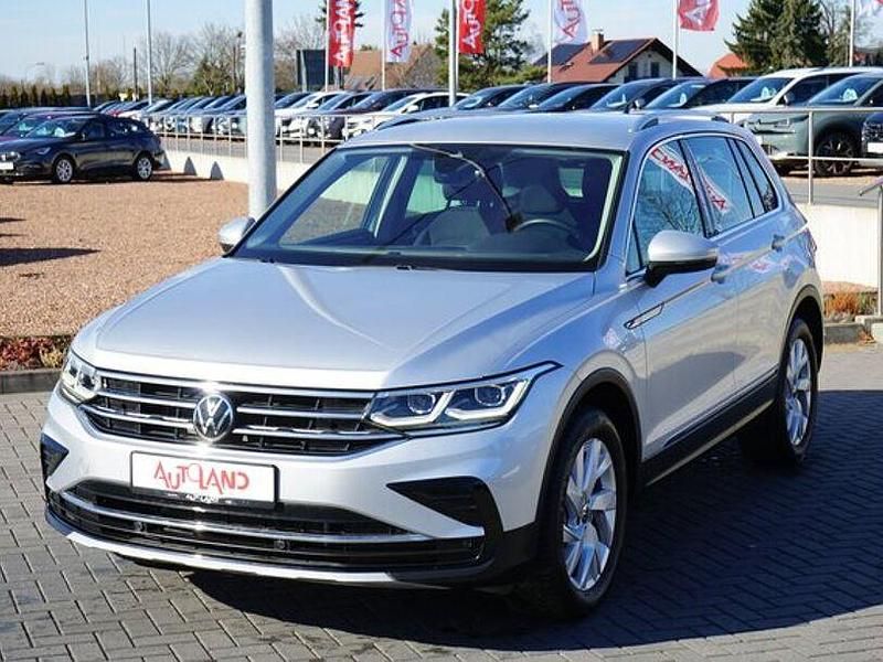 Gebraucht VW Tiguan Elegance 245 PS (180 kW) 2022 Reflexsilber metallic (metallic) SUV