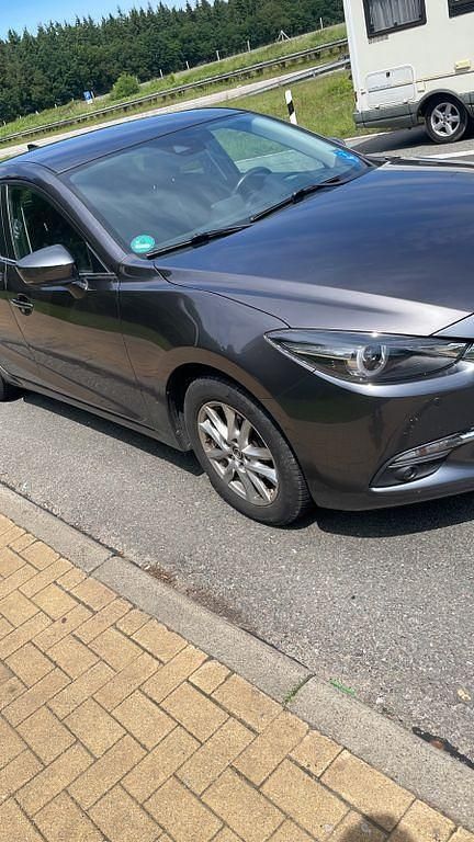 Grau Gebraucht 2018 Mazda 3 Exclusive-Line Limousine | 13.000 € (Guter Preis) - Bild 1/2
