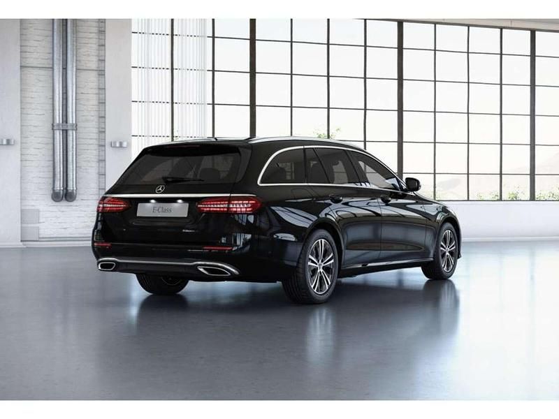Gebraucht Mercedes E220 Avantgarde 200 PS (147 kW) 2023 Schwarz Limousine