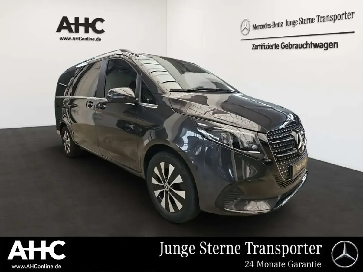 Gebraucht Mercedes V300 237 PS (174 kW) 2025 Grau Van / Kleinbus
