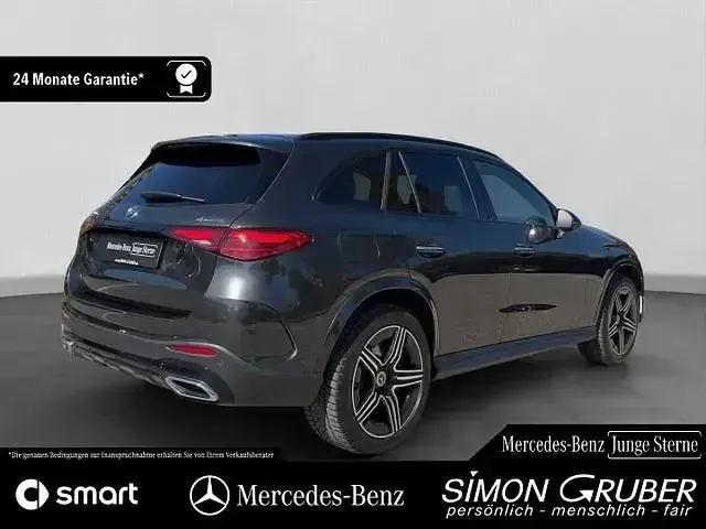 Gebraucht Mercedes GLC400d AMG 252 PS (185 kW) 2024 Lack graphitgrau (metallic) SUV