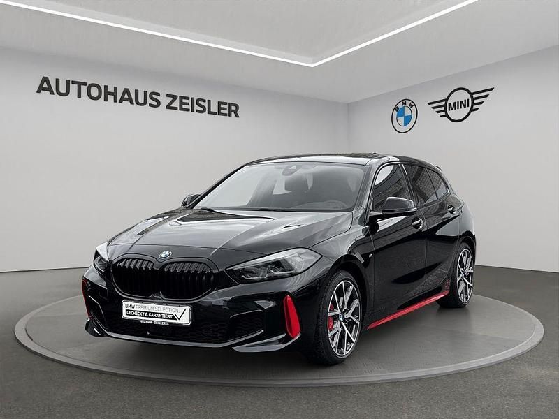 Saphirschwarz Gebraucht 2024 BMW 128 M Sport Limousine | 35.580 € (Fairer Preis) - Bild 1/4