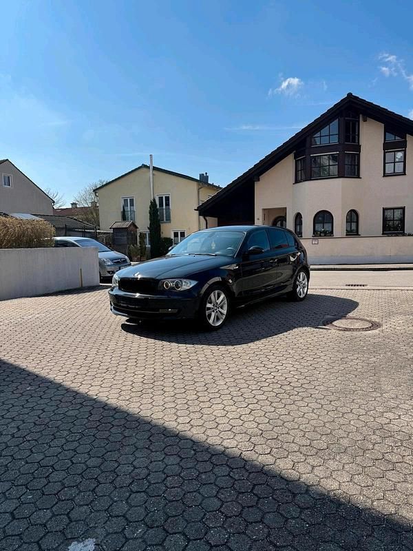 Gebraucht BMW 118 143 PS (105 kW) 2007 Schwarz Kleinwagen