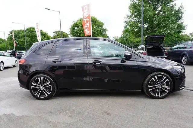 Gebraucht Mercedes B250 Progressive 224 PS (164 kW) 2019 Schwarz Kleinwagen