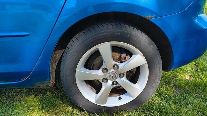 Second-hand Mazda 3 109 CP (80 kW) 2005 Albastru Hatchback