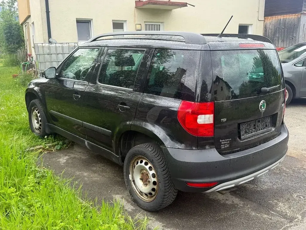 Gebraucht Skoda Yeti Plus Edition 110 PS (80 kW) 2012 Schwarz SUV