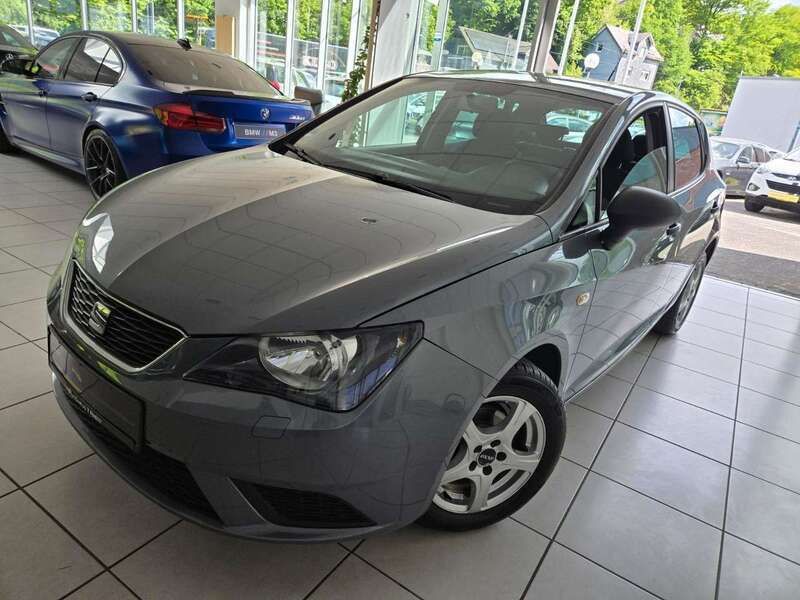 Grau Gebraucht 2014 Seat Ibiza Reference Kleinwagen | 6.490 € (Fairer Preis) - Bild 1/4