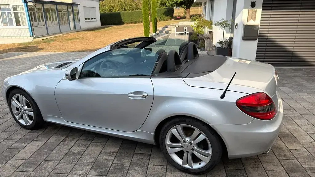 Gebraucht Mercedes SLK200 184 PS (135 kW) 2010 Silber Cabrio