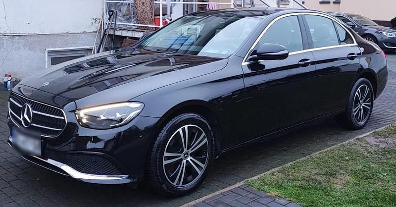 Gebraucht Mercedes E200 160 PS (117 kW) 2021 Schwarz Limousine