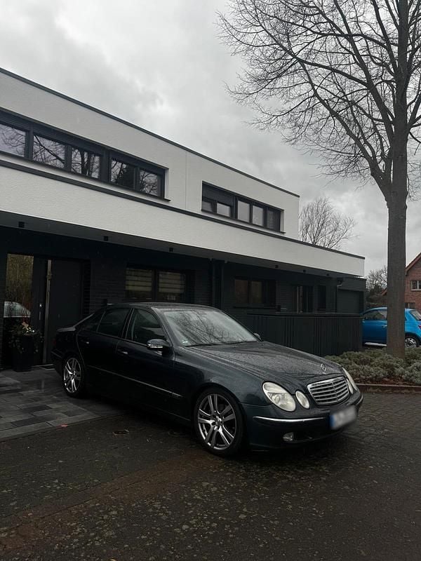 Gebraucht Mercedes E240 177 PS (130 kW) 2002 Blau Limousine