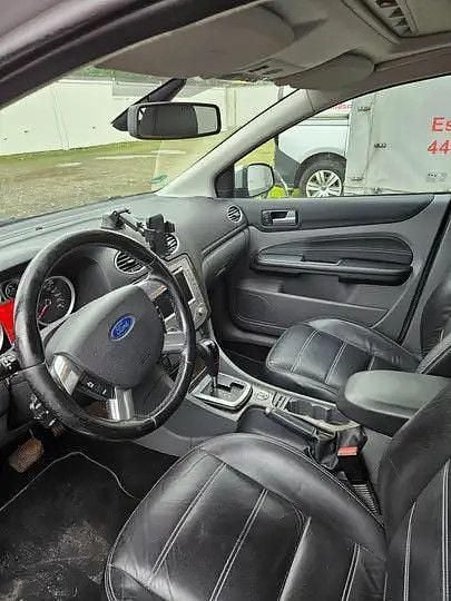 Gebraucht Ford Focus Ghia 145 PS (106 kW) 2010 Grau Kombi