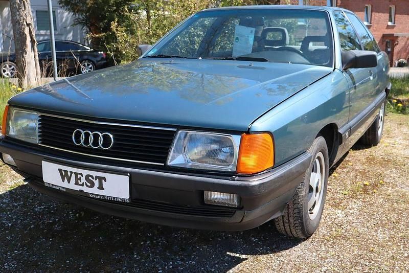 Second-hand Audi 100 133 CP (97 kW) 1990 Albastru Berlinǎ