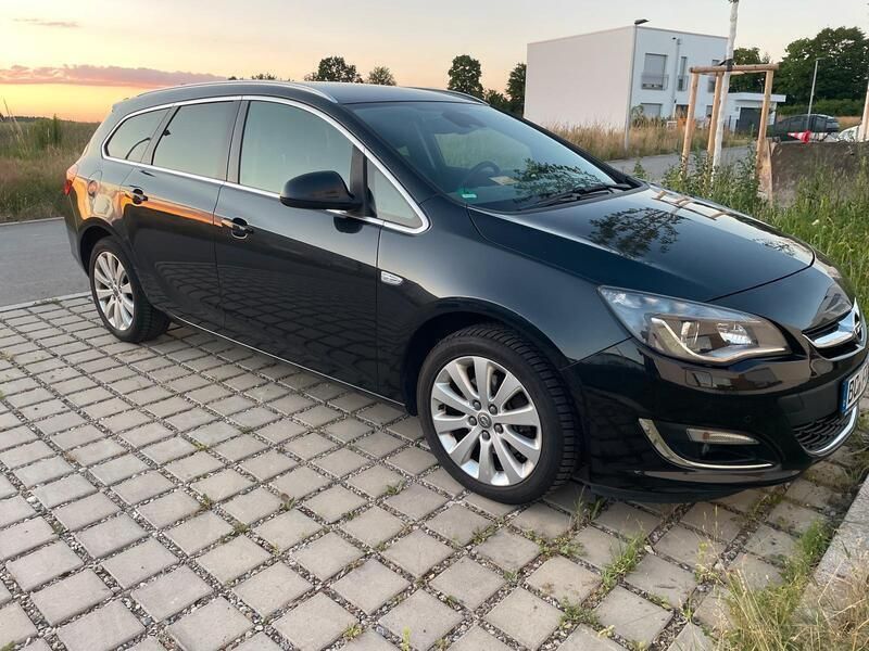 Schwarz Gebraucht 2014 Opel Astra Kombi | 7.600 € (Teuer) - Bild 1/4