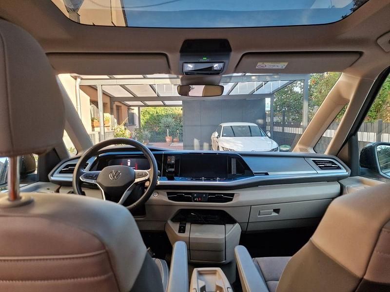 Gebraucht VW Multivan Edition 150 PS (110 kW) 2023 Grau Van