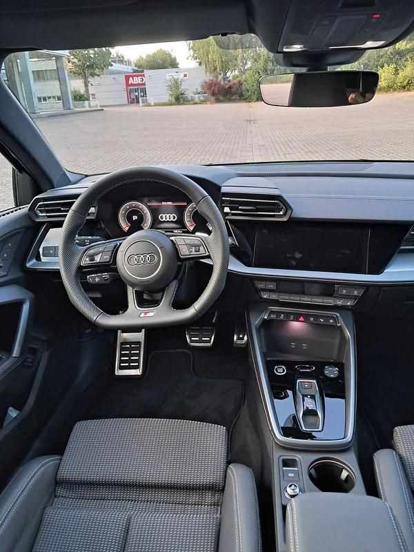 Gebraucht Audi A3 Ambiente 150 PS (110 kW) 2025 Schwarz Limousine