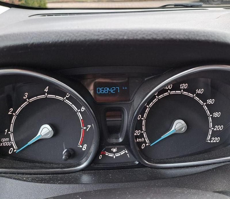 Gebraucht Ford Tourneo Courier Titanium 101 PS (74 kW) 2017 Blau Van / Kleinbus