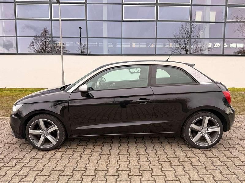 Gebraucht Audi A1 Ambition 86 PS (63 kW) 2011 Phantomschwarz perleffekt Kleinwagen