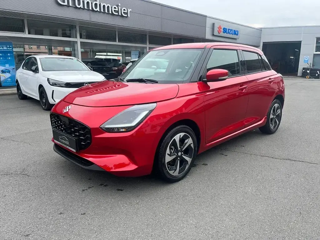 Neu Suzuki Swift Comfort+ 82 PS (60 kW) 2026 Burning red pearl metallic Kleinwagen