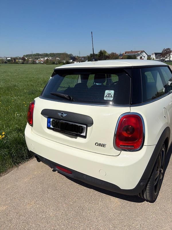Second-hand Mini ONE 102 CP (75 kW) 2016 Alb Hatchback