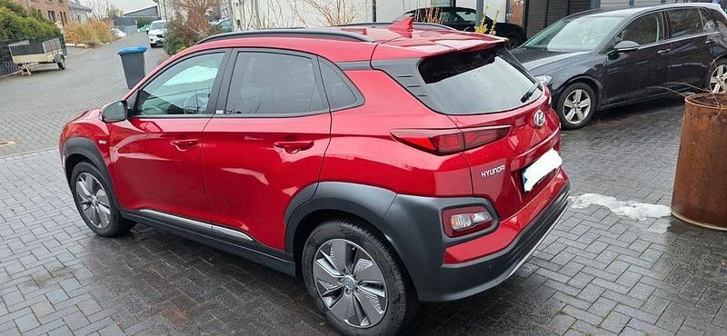 Gebraucht Hyundai Kona Advantage 100 kW (136 PS) 2021 Rot SUV