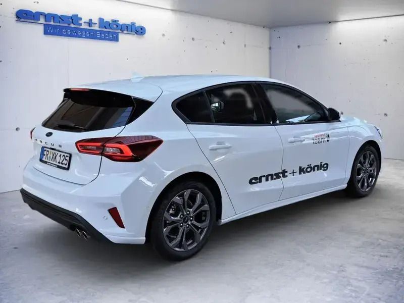 Gebraucht Ford Focus ST-Line X 155 PS (114 kW) 2024 Frozen white Limousine