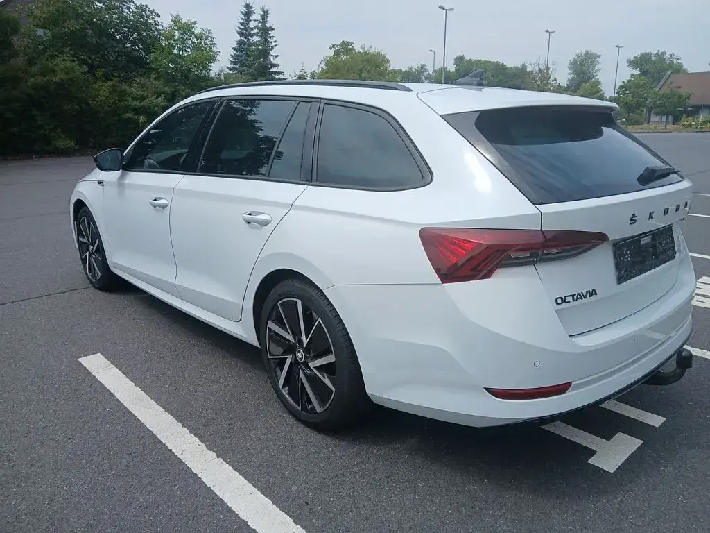 Gebraucht Skoda Octavia SportLine 150 PS (110 kW) 2022 Weiß Kombi