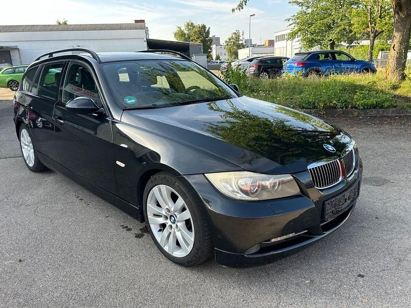 Gebraucht BMW 330 Performance 258 PS (189 kW) 2007 Schwarz Kombi