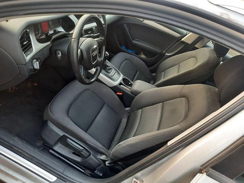 Gebraucht Audi A4 Ambiente 160 PS (117 kW) 2010 Silber Kombi