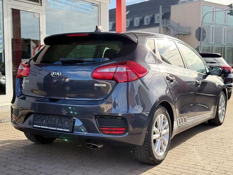Gebraucht Kia Ceed 101 PS (74 kW) 2018 Grau Kleinwagen