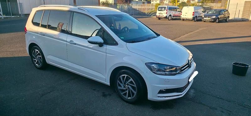 Gebraucht VW Touran 150 PS (110 kW) 2016 Weiß Van / Kleinbus