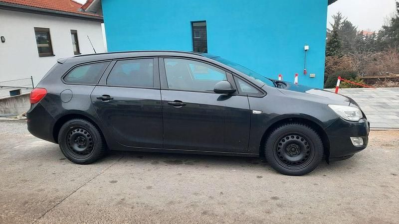 Gebraucht Opel Astra Sport 110 PS (80 kW) 2012 Schwarz Kombi