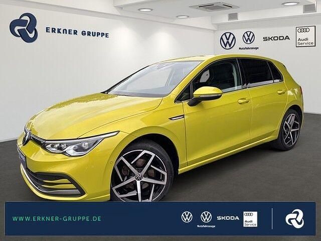 Limonengelb metallic Gebraucht 2020 VW Golf VIII Life Limousine | 22.499 € (Etwas zu teuer) - Bild 1/4