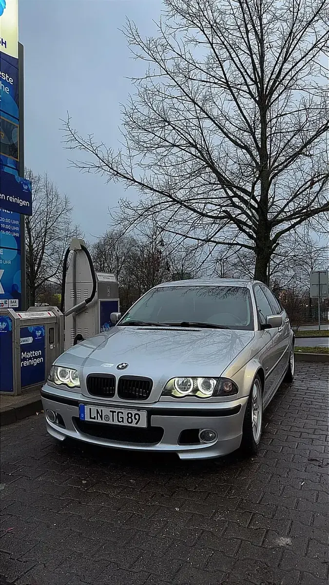 Gebraucht BMW 318 Basis 118 PS (86 kW) 1998 Silber Limousine