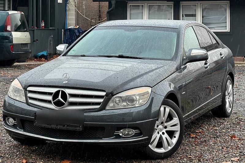 Grau Gebraucht 2008 Mercedes C280 Avantgarde Limousine | 5.899 € (Fairer Preis) - Bild 1/4