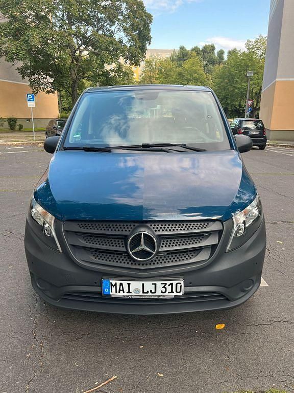 Blau Gebraucht 2016 Mercedes Vito Van / Kleinbus | 11.900 € (Superpreis) - Bild 1/4