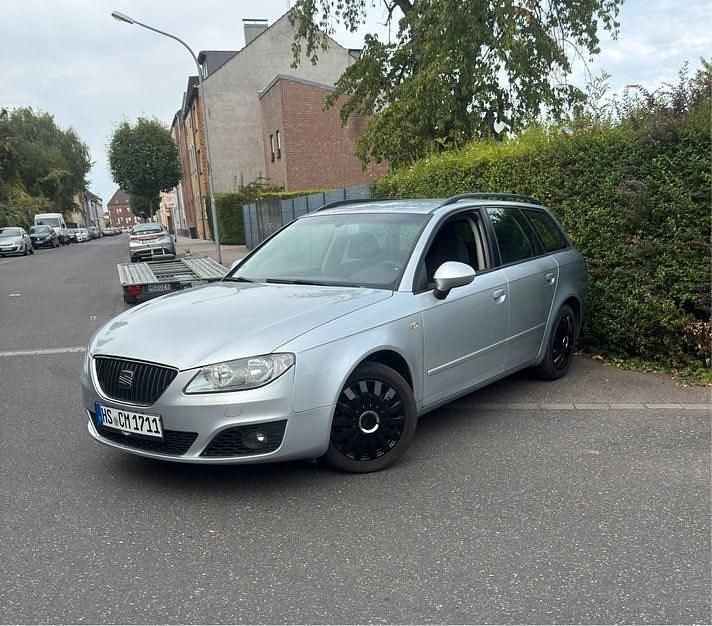 Silber Gebraucht 2010 Seat Exeo Kombi | 2.699 € (Superpreis) - Bild 1/4