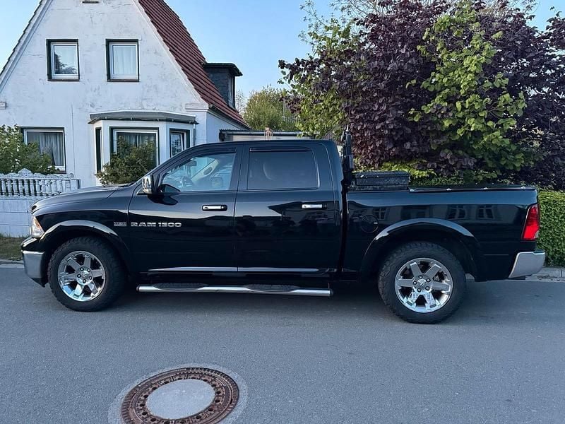 Schwarz Gebraucht 2012 Dodge Ram Abholung | 20.000 € (Etwas zu teuer) - Bild 1/4
