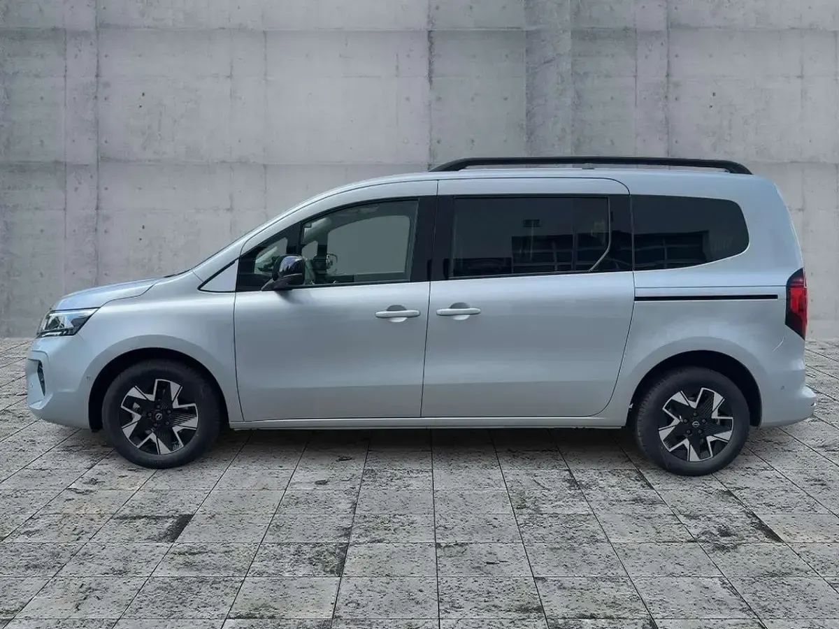 Neu Nissan Townstar Tekna 131 PS (96 kW) 2026 Silber Kombi