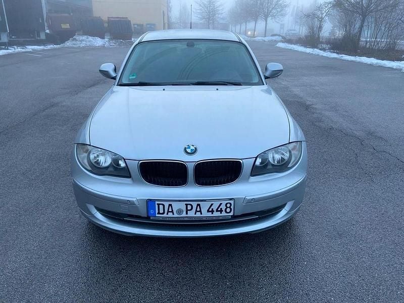Silber Gebraucht 2010 BMW 116 Kleinwagen | 3.350 € (Guter Preis) - Bild 1/4
