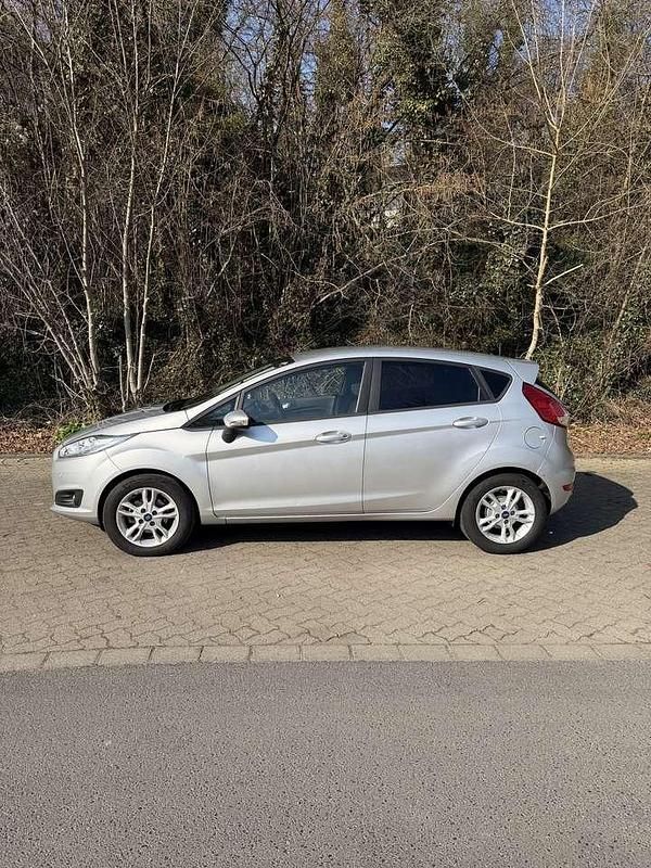 Gebraucht Ford Fiesta SYNC Edition 101 PS (74 kW) 2017 Silber Limousine