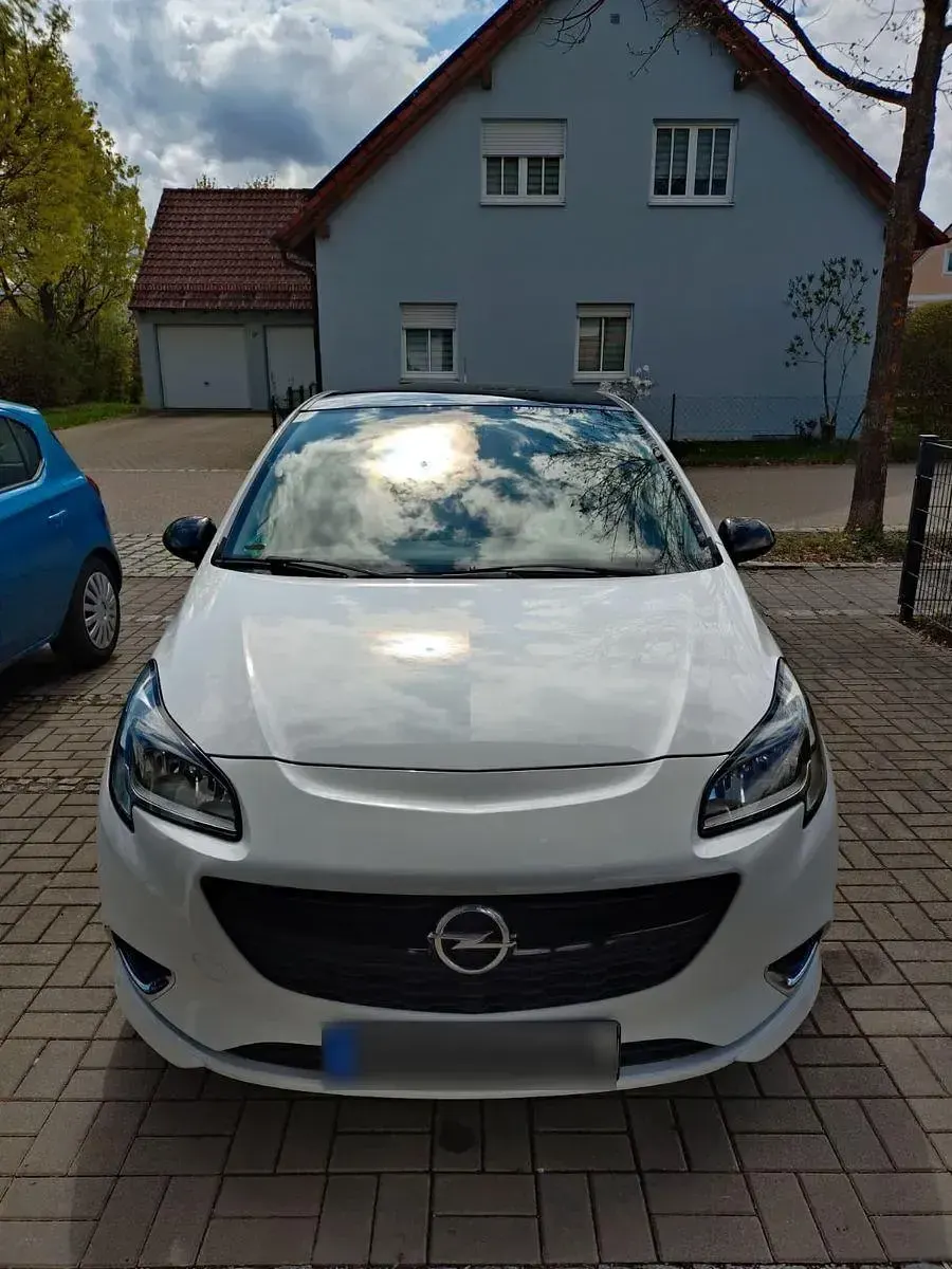 Gebraucht Opel Corsa Color Edition 101 PS (74 kW) 2015 Weiß Kleinwagen