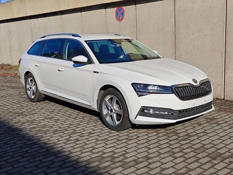 Gebraucht Skoda Superb Style 218 PS (160 kW) 2020 Weiß Kombi