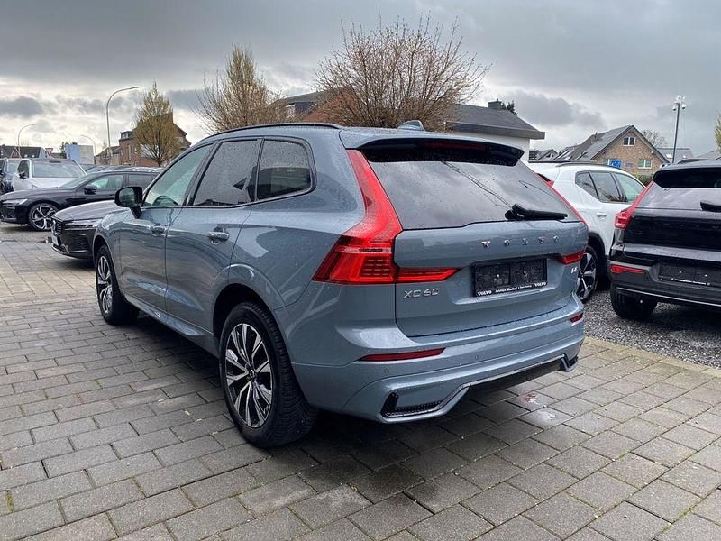 Gebraucht Volvo XC60 Plus 197 PS (144 kW) 2023 Grau SUV
