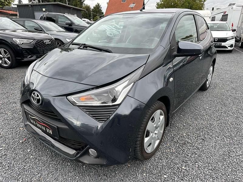 Schwarz Gebraucht 2021 Toyota Aygo X SUV | 8.990 € (Superpreis) - Bild 1/4