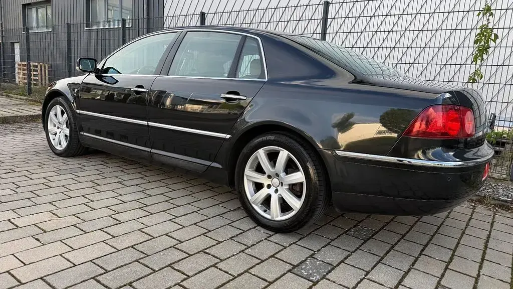 Gebraucht VW Phaeton 232 PS (170 kW) 2007 Tarantellaschwarz perleffekt Limousine