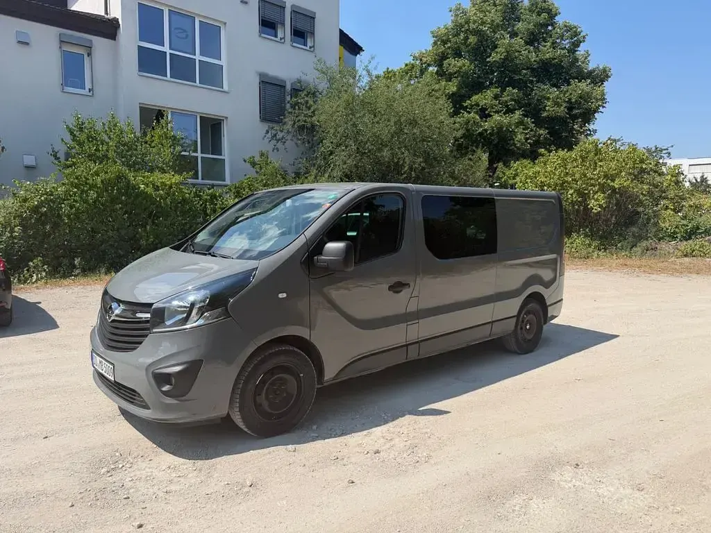 Gebraucht Opel Vivaro 147 PS (108 kW) 2017 Grau Van / Kleinbus