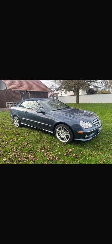 Blau Gebraucht 2006 Mercedes CLK500 AMG Cabrio | 25.950 € - Bild 1/4